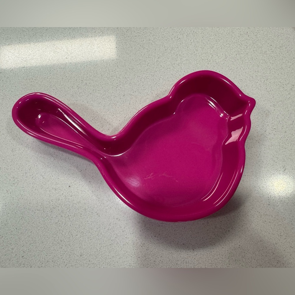 🆕 Nora Fleming • ✨ Retired ✨Pink Bird-Shaped Melamine Dish